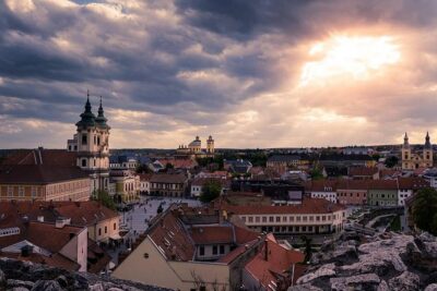 Eger Private Full-Day Wine Tasting Tour and Sightseeing from Budapest - Eger’s baroque streets, Basilica, and the famous Minaret