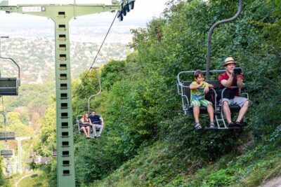Elisabeth tower visit by chairlift and private transport - The 10-minute walk to Elisabeth Tower lookout: short distance, real slope
