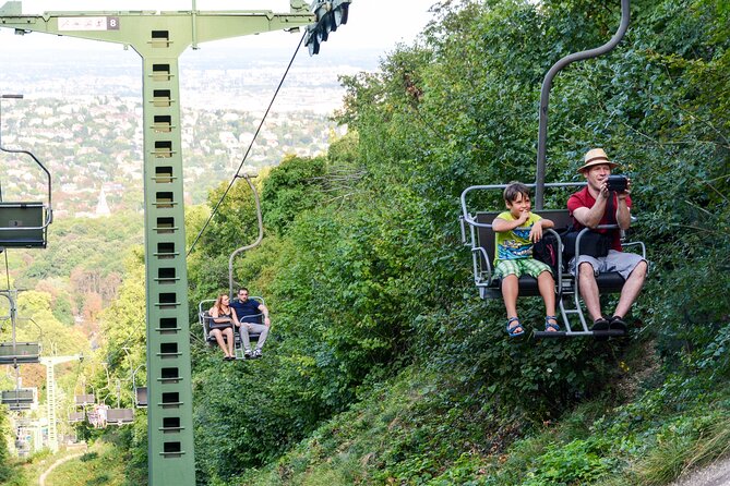 Elisabeth tower visit by chairlift and private transport - The 10-minute walk to Elisabeth Tower lookout: short distance, real slope