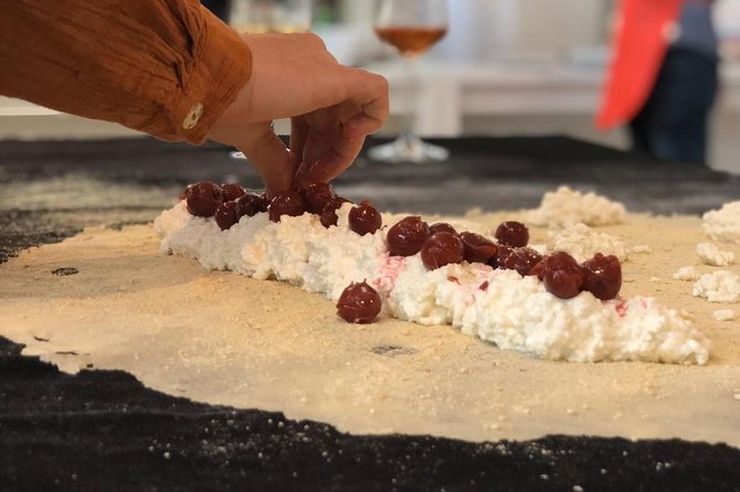 Enjoy a Hungarian Strudel Class & Local Wine Tasting - Wine tasting in Hungary: what you get and how it fits the meal