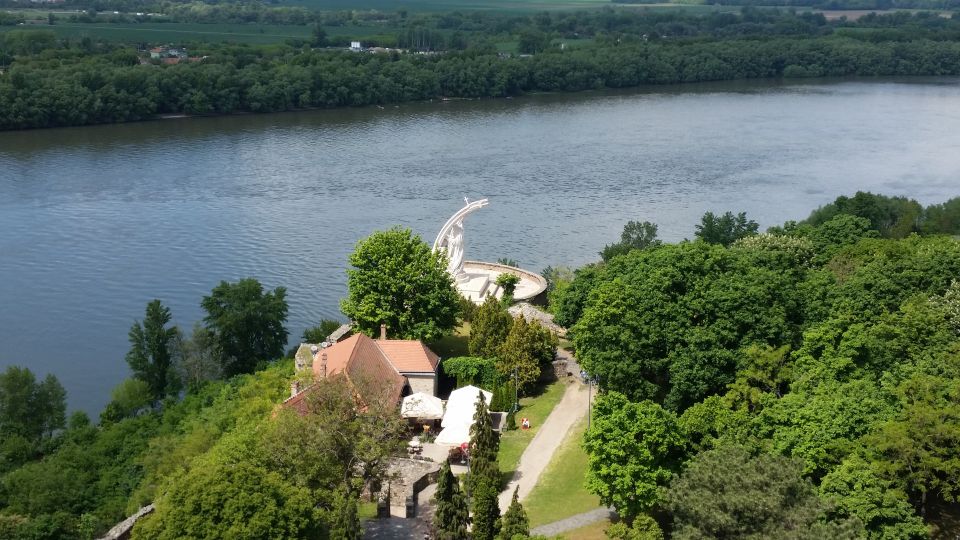 From Budapest: Danube Bend Full-Day Private Tour with Lunch - When to Go and What to Wear
