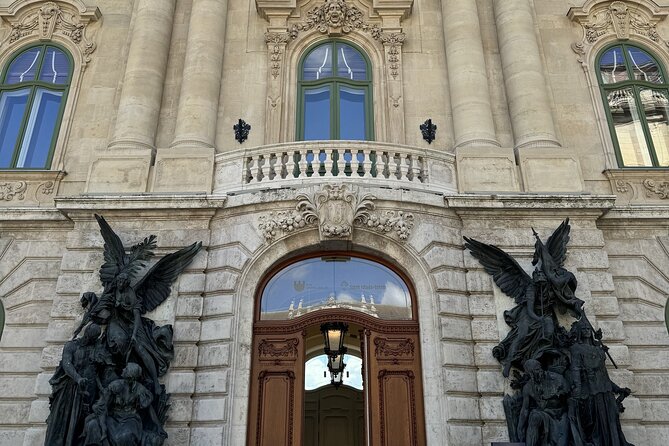 Gems of the Budapest Castle District Walking Tour - Matthias Church and Fisherman’s Bastion: power plus panorama