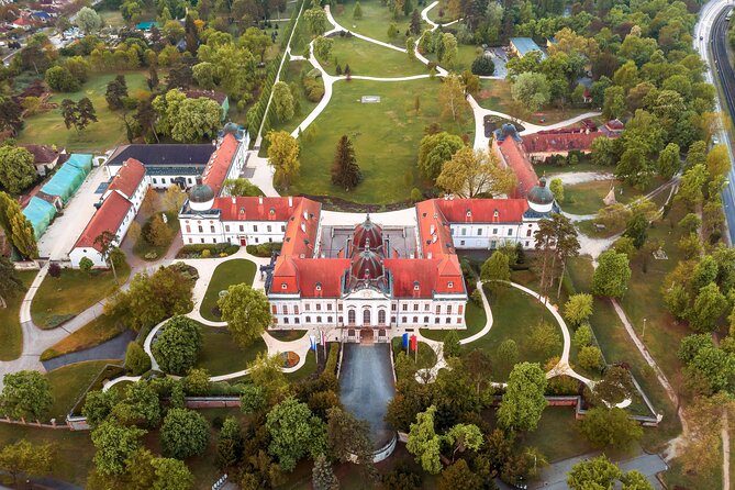 Godollo Sisi Castle and Szentendre Full-Day Private Tour from Budapest - Szentendre’s Fo ter: A Postcard Town With Real Time to Wander