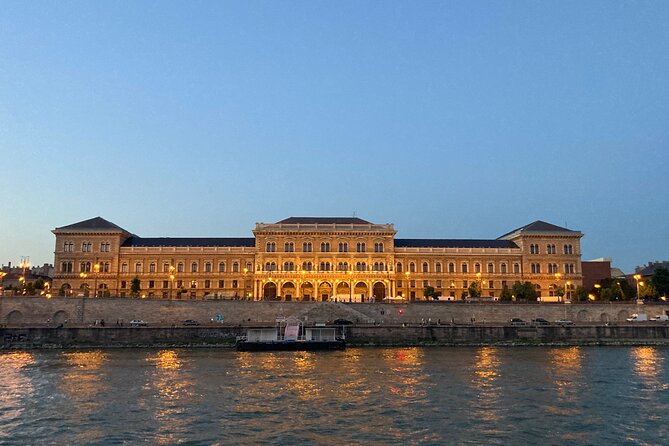 Half day Budapest city tour by car / minivan - Thermal Bath Stops Without the Full-Day Commitment