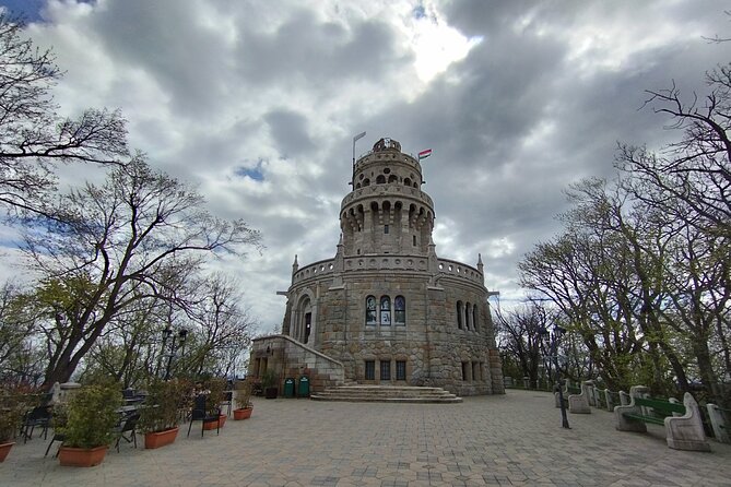 Hiking in Budapest - Food and Small Extras: Strudel, Certificates, and a Real Ending