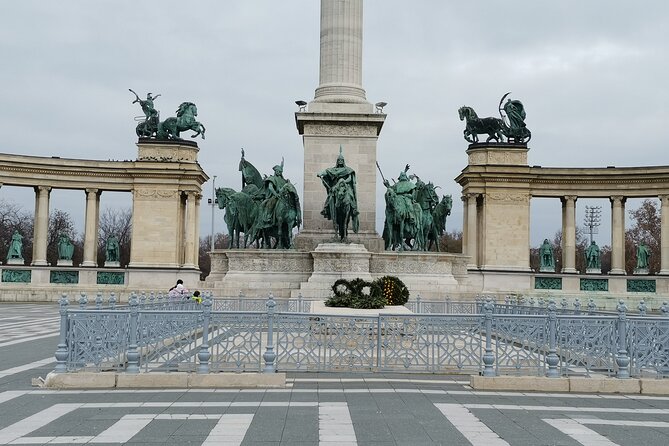 Historical and Cultural Guided Tour of Budapest - Parliament Building: outside views and a possible inside ticket