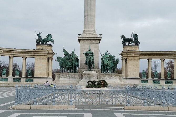 Historical and Cultural Walking Tour in Budapest - Buda Castle and the Chain Bridge: Royal Views, Real Geometry