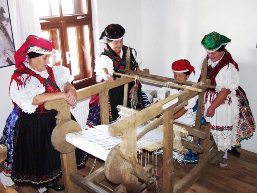 Hollókő Ethnographic Village: Day Tour from Budapest - Lunch in Palóc style: plan for a food stop, not a full restaurant meal