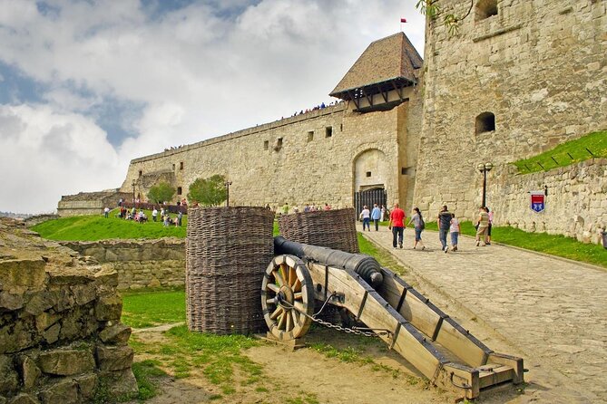 Home to Bull's Blood red wine! Eger with winetaste private tour - Key Points at a Glance