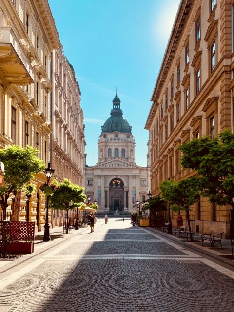 Iconic Budapest tour with Classic Russian Jeep and G-Wagon - Thermal baths, synagogues, and Central Market Hall: seeing more than the postcard list