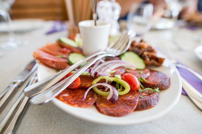 Lake Balaton Full Day Private Wine Tour - Balatonfüred’s Tagore Promenade: a spa town stroll that keeps the day light