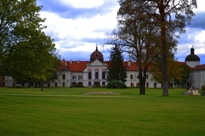 Legacy of Sissi Royal Palace of Godollo Tour with Cake and Coffee - Cake and coffee: the snack break that actually changes the feel of the day