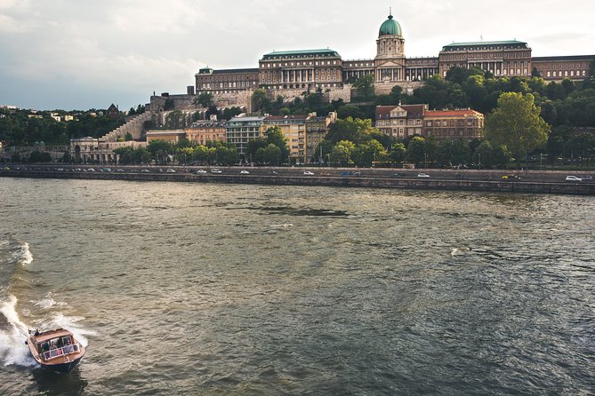 Luxurious, private day cruise with a waterlimousine to Szentendre - Price and Value for a Private Group up to 10