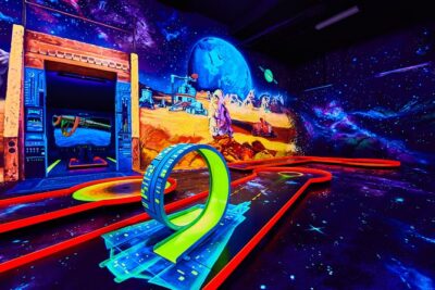 Neonis - 3D Blacklight Minigolf - Key things to know before you go