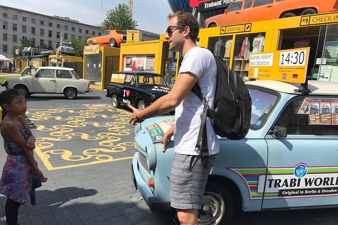 Original Budapest Alternative Street Art & Jewish Tour - How the tips-based model changes what you should do during the walk