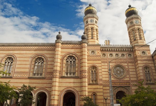 Past and Present of Budapest Jewish District Tour - Price and what you’re really paying for