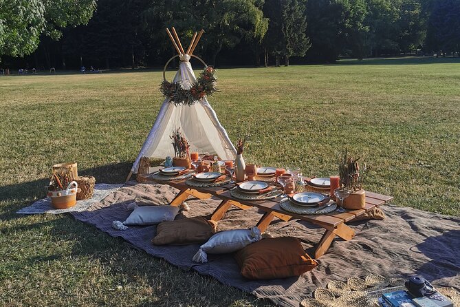 Picnics experience in Hungary - Tapas, Fruit, or Vega boxes: what you’re actually eating