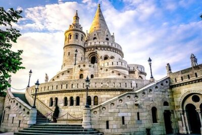 Private 4 Hours Budapest city tour and 3 hours Széchenyi thermal spa relax - Parliament and the Danube “before you look up” lesson