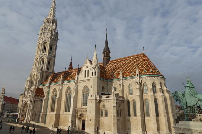 Private 4-hours City Tour of Budapest with private guide and Hotel Pick-up - Parliament exterior views: making the most of 20 minutes
