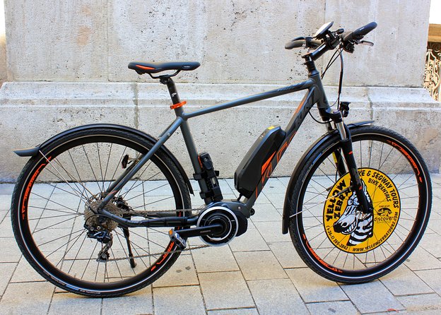 Private Budapest E-Bike Tour - St. Stephen’s Basilica and the Danube view angles