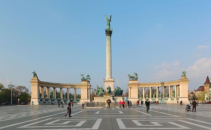 Private Budapest Sightseeing Tour: Royal Castle, Heroes Square, Chain Bridge - Key things that make this tour worth your time