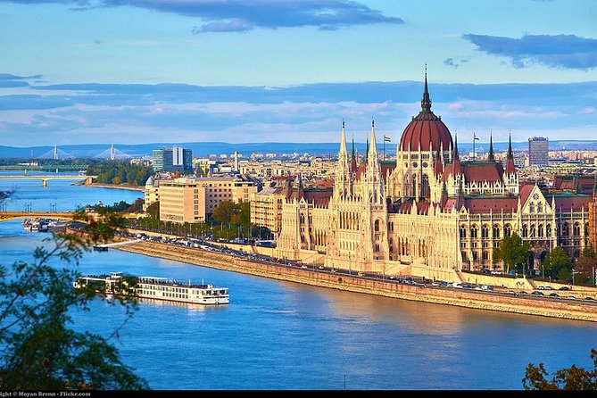 Private Budapest Sightseeing Tour: Royal Castle, Heroes Square, Chain Bridge - Market Hall time: a practical food browsing window