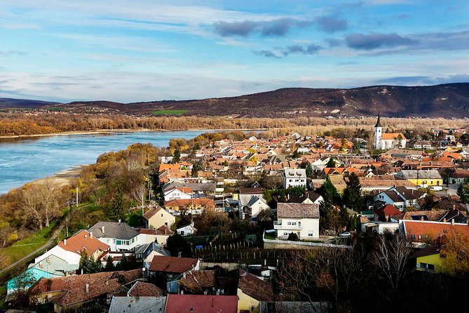 Private Danube Bend Experience with a comfortable air conditioned car - From Budapest pickup to 9:00 am start: door-to-door matters