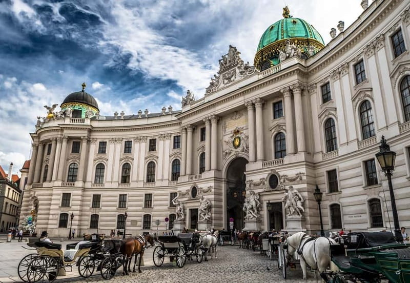 Private day trip: Budapest > Bratislava & Vienna, in English - The ride into Vienna: how to keep your energy up