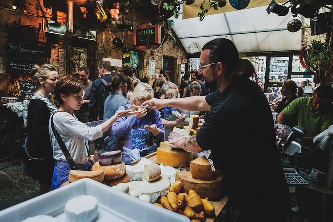 Private Jewish Heritage Tour of Budapest with Local Expert - Dob Street and the Fröhlich stop: Flódni and other Jewish treats