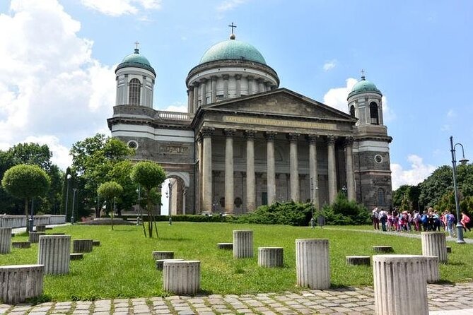 Private or SmallGroup Budapest Danube Bend Tour Lunch and Cruise - The Danube cruise: when it’s included, when it’s not, and how to plan around it