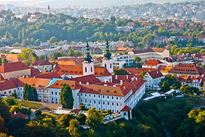 Private Transfer from Budapest to Prague with 2 hours for sightseeing - Winery stop example: choosing between sightseeing options