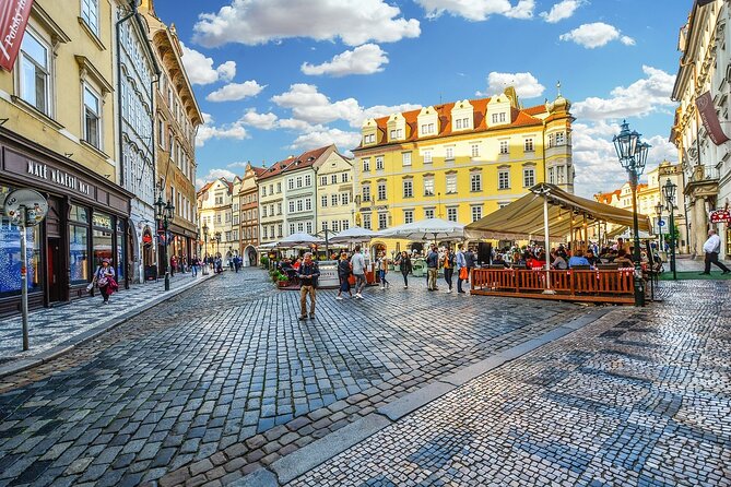 Private Transfer from Budapest to Prague with 2 hours for sightseeing - Who should book this Budapest to Prague private transfer