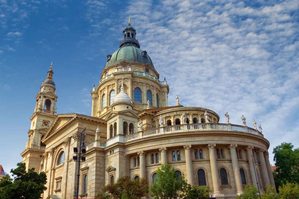 Skip-the-line St. Stephen's Basilica Guided Tour - The 2-hour plan: Basilica inside, then Old Town landmarks