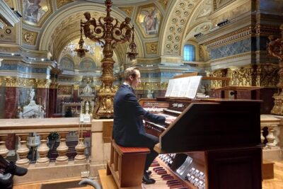 St.Stephen's Basilica: Grand Organ Concert & Ticket - Meeting the organist and seeing the organ up close