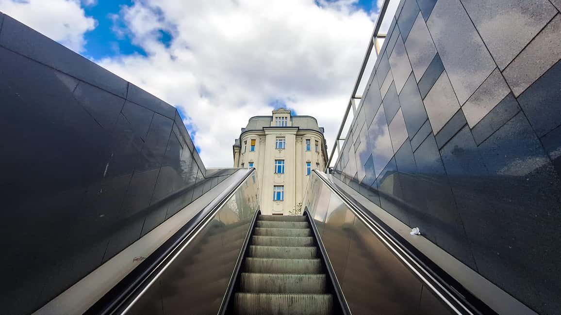 Street photography with your smartphone, tour of Budapest - Bikás Park: a calmer frame for finishing stronger