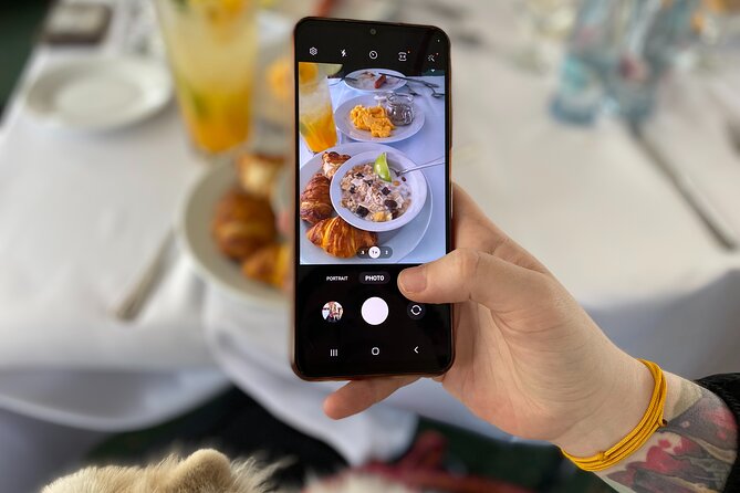 Summer Danube Brunch Cruise in Budapest - Comfort and photo tips: windows, heat, and seating choices