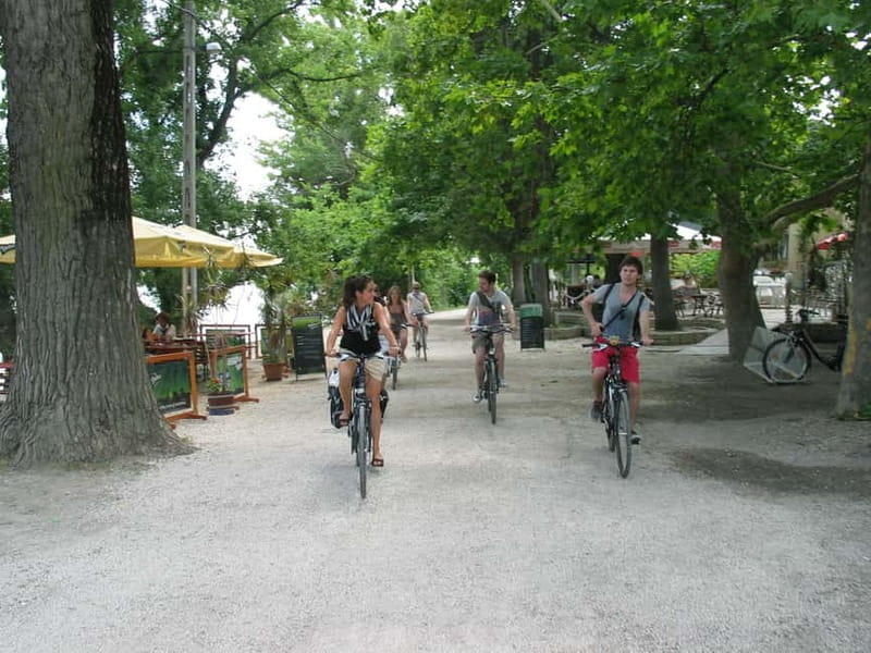 Szentendre Bike & Train Tour by Budapest Bike Breeze - The ride to Szentendre: 25 km of Danube momentum