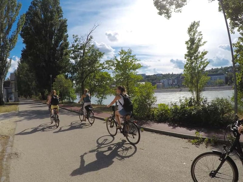 Szentendre Bike & Train Tour by Budapest Bike Breeze - Szentendre: a guided stroll, a lunch stop, then freedom to explore