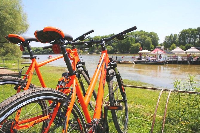 Szentendre: Self-guided Bicycle Tour with optional boat transfer - The warm-up ride: Downtown sights to the Danube