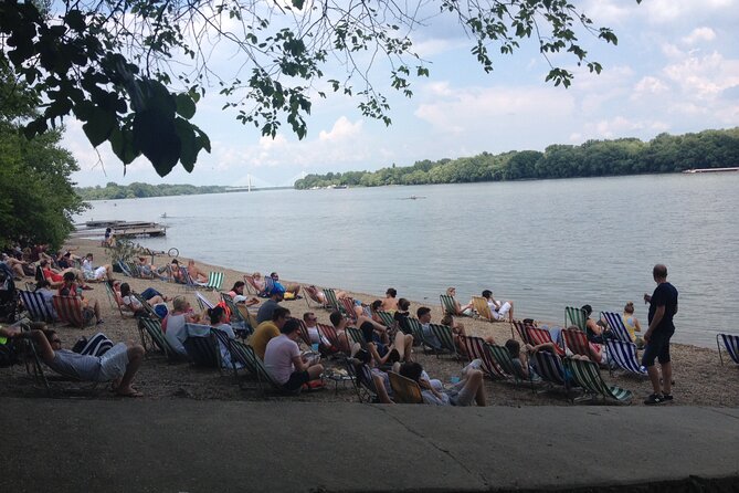 Szentendre: Self-guided Bicycle Tour with optional boat transfer - Arriving in Szentendre: park by the river and switch to walking
