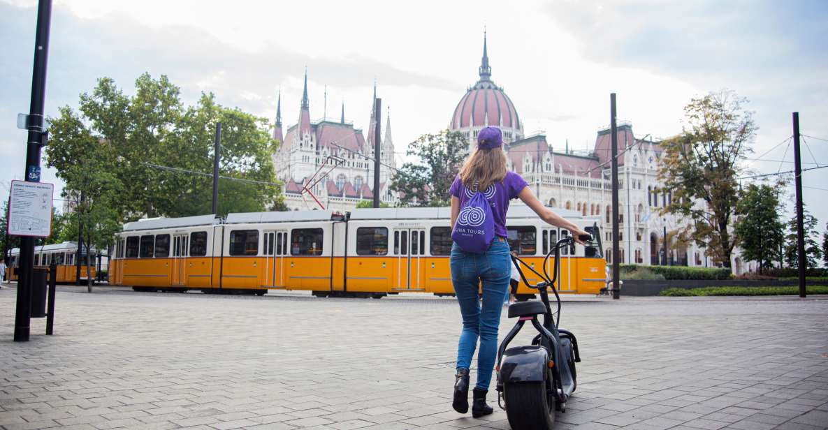 Top sights of Pest downtown on e-scooters incl. Parliament - Pest on an e-scooter: why 90 minutes actually makes sense