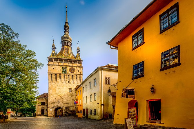 Transylvania Tour from Budapest to Bucharest: 4 days - Day 1: Arad and Timisoara—start with architecture, end with Ottoman and Austro-Hungarian mixes
