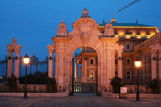 True Crime Walking Tour in the Buda Castle district - English stories and the mobile ticket setup