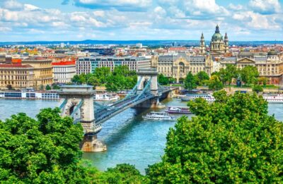 Vienna: Budapest Day Trip - Budapest Sights on the Clock: Opera House, Parliament, and Vajdahunyad Castle