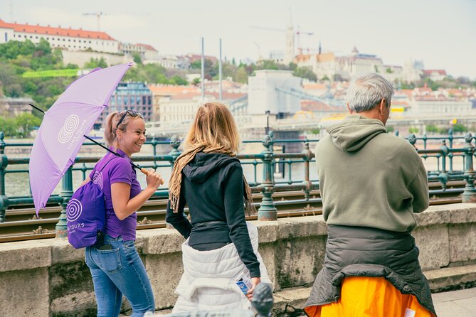 Walking Tour Budapest incl. the Shoes on the Danube Bank - Vörösmarty Square, Váci Street, and the Little Princess Statue Photo Break