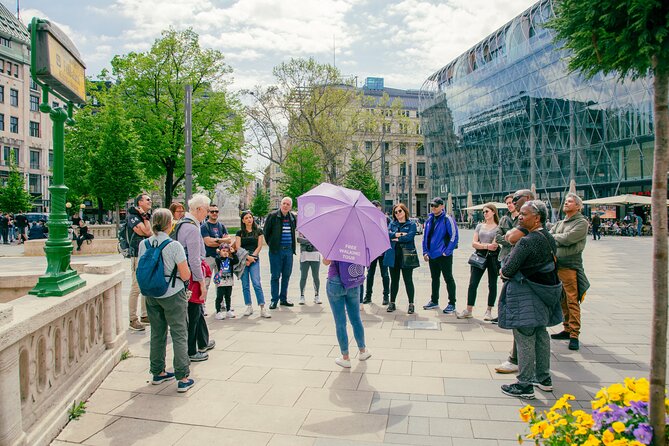 Walking Tour Budapest incl. the Shoes on the Danube Bank - Gresham Palace, Hungarian Academy of Sciences, and a Few Useful Phrases